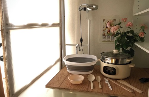 Renton Bed & Breakfast | Welcoming bed & breakfast Separate kitchenette with WiFi in Renton