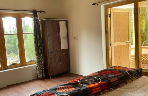 Leh Bed & Breakfast | Welcoming bed & breakfast with WiFi in charming Hunder