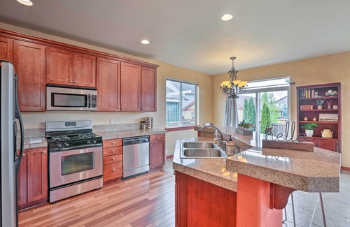 Mountain View District House | Welcoming Bend Home < 4 Mi to Pilot Butte!