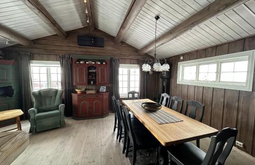 Beitostolen House | Welcoming Cabin with Fireplace & Modern Kitchen