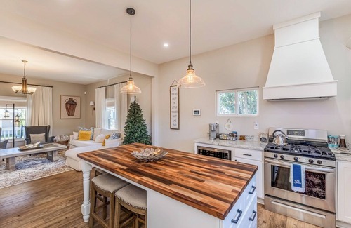 Dunean House | Welcoming cottage in charming Greenville, just minutes from Downtown.
