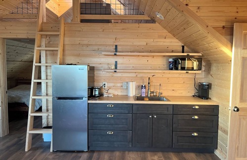 Lafayette House | Welcoming, Country Feel, 2-bedroom newly-remodeled house with AC in Lafayette