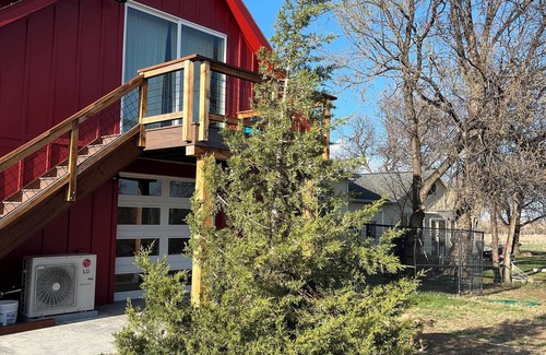 Lafayette House | Welcoming, Country Feel, 2-bedroom newly-remodeled house with AC in Lafayette