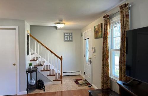 Worcester Apartment | Welcoming, Cozy & Family Friendly 3 bedroom house