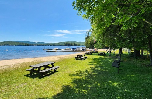 Eagle Bay Cottage | Welcoming Eagle Bay Cottage — 2 min walk to private Fourth Lake beach!