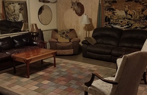 Hattiesburg Other | Welcoming farmhouse with AC in charming Hattiesburg