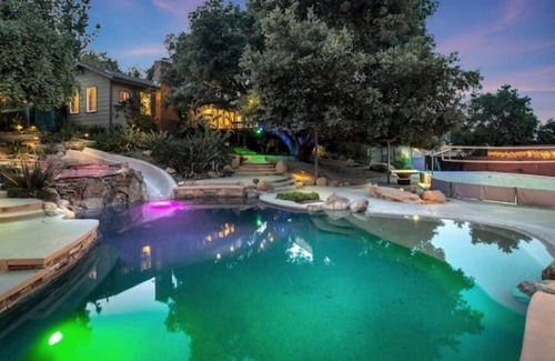 Chatsworth House | Welcoming Gated Estate - Extended Stays Available