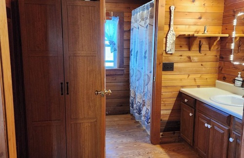 Columbia Cabin | Welcoming Hooks Hideaway-The Cabin on the Albemarle Sound