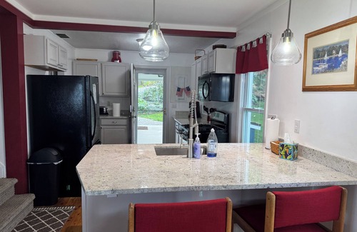 Onsted House | Welcoming lake house on beautiful Sand Lake in Irish Hills