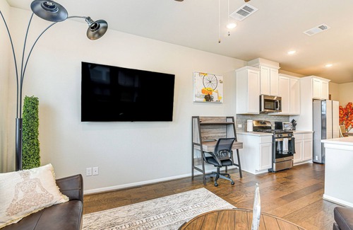 Pasadena House | Welcoming Pasadena Home: 22 Mi to Downtown Houston