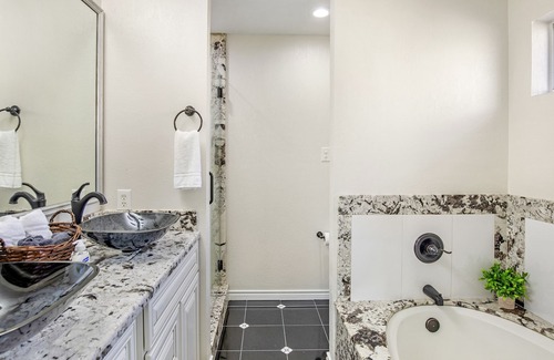 Atascocita House | Welcoming Remodeled Home Minutes From IAH Airport & Downtown