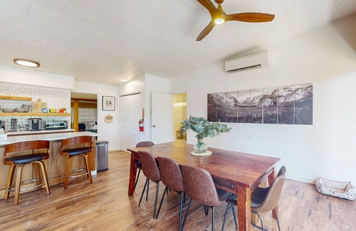 Wishon House | Welcoming retreat with a full kitchen, central AC, & washer/dryer - dogs welcome