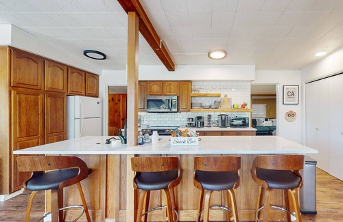 Wishon House | Welcoming retreat with a full kitchen, central AC, & washer/dryer - dogs welcome
