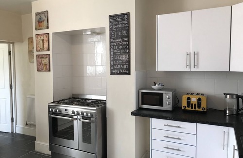 St Helens House | Welcoming spacious 2-bedroom house in St Helens