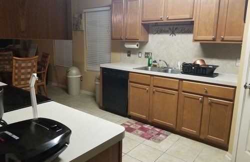 Temple House | Welcoming, spacious, and centrally located 3bd/1.5 bath home