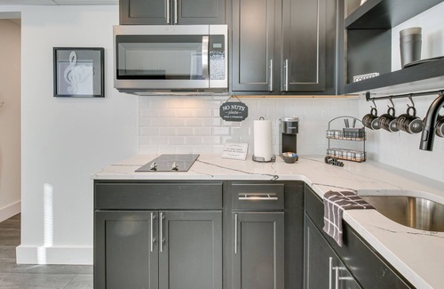 Norwood Apartment | Welcoming Studio ~ 8 Mi to Downtown Cincinnati!