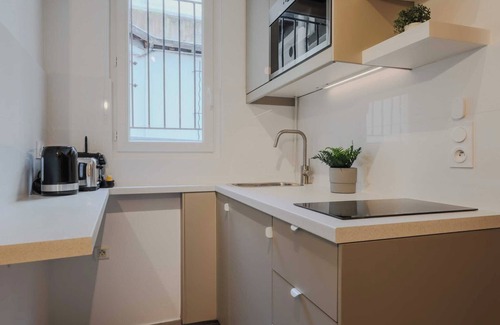 17th Arrondissement Apartment | Welcoming Studio for 2 people - Épinettes