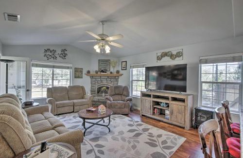 Tehachapi House | Welcoming Tehachapi Home with Deck and Grill!