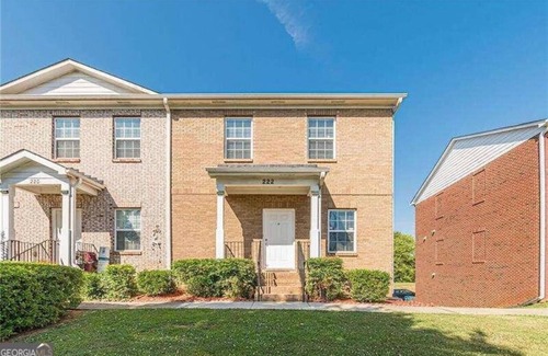 Tucker House | Welcoming townhome with AC in charming Tucker