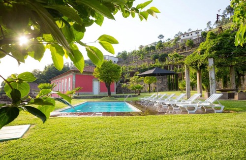 Guilhofrei Villa | Welcoming Villa with Mountain View in Sobradelo da Goma