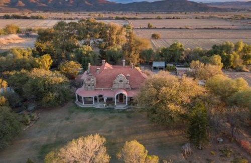 Oudtshoorn Bed & Breakfast | Welgeluk Feather Palace