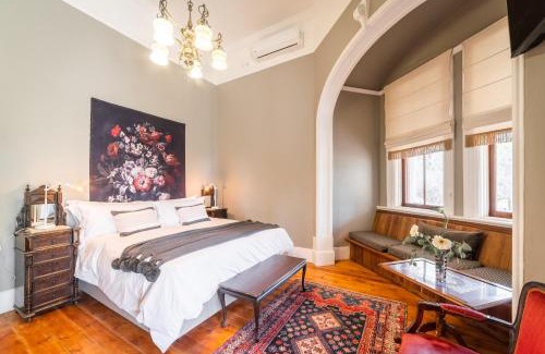 Oudtshoorn Bed & Breakfast | Welgeluk Feather Palace