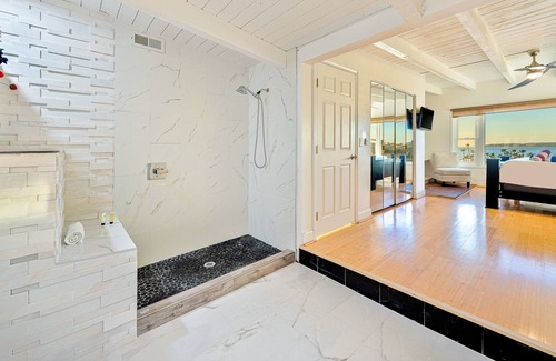 San Clemente Cottage | Well-appointed beach cottage with panoramic views, outdoor patio, free WiFi