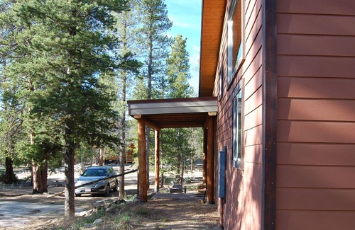 Twin Lakes House | Well Appointed Cabin On Wooded Acre,close To Lakes And Trails Handicap Accessibl