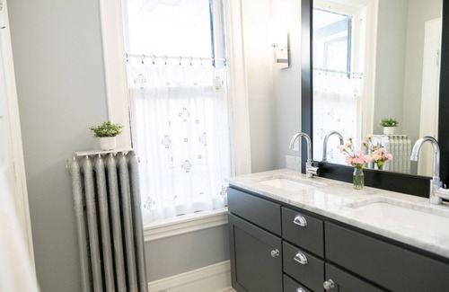 Grand Rapids Apartment | Well appointed home near Wealthy Street, Trinity Health & Mary Free Bed