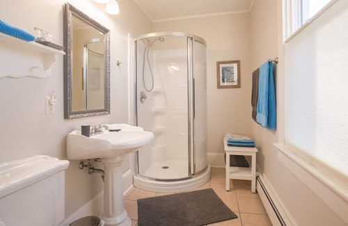 Martins River House | Well-appointed Queen Room in Riverside Historic Farmhouse Getaway