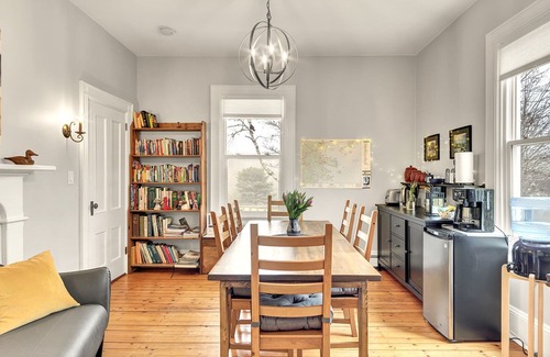 Martins River House | Well-appointed Queen Room in Riverside Historic Farmhouse Getaway