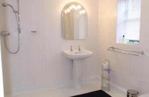 Ewen Bed & Breakfast | Well Cottage B and B