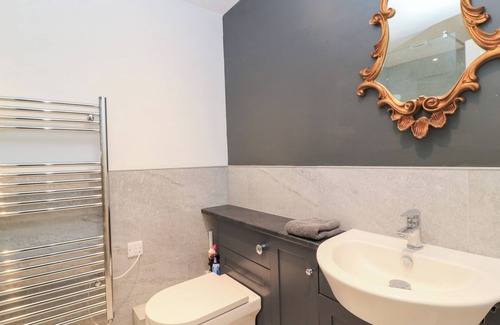 Crudwell Cottage | Well Cottage