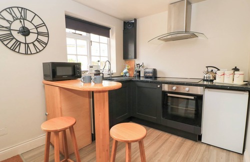 Crudwell Cottage | WELL COTTAGE, pet friendly, with a garden in Crudwell