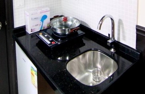 Kwun Chung Apartment | Well-equip room + kitchen, MTR A