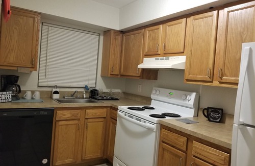 Gainesville House | Well Equipped 2-BR/1.5 BA Townhome, AC, WiFi, TVs, Pest Ctrl in Gainesville, FL