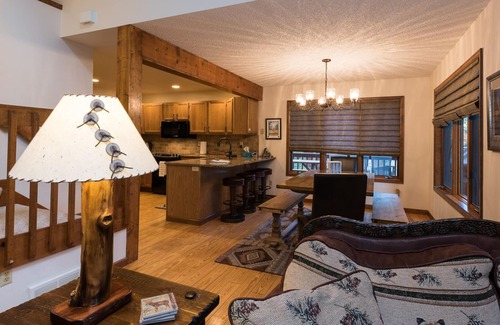 Aspen Brook House | Well-Equipped, Beautiful Art-filled Cabin with new A/C, Close to RMNP & YMCA
