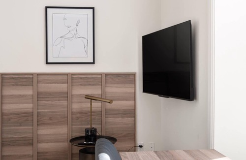 Latin Quarter Apartment | Well-equipped bedroom in downtown