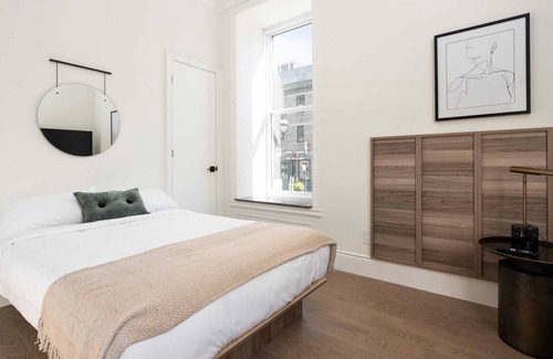 Latin Quarter Apartment | Well-equipped bedroom in downtown