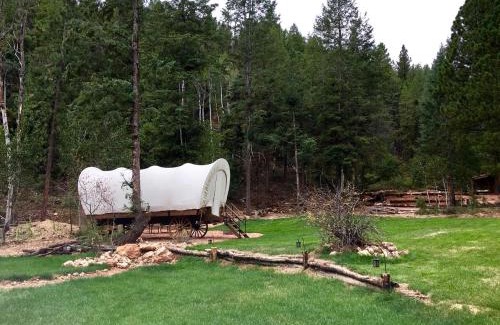 Alton Other | Well-Equipped Conestoga Wagon Rental for a Family Vacation in Alton, Utah