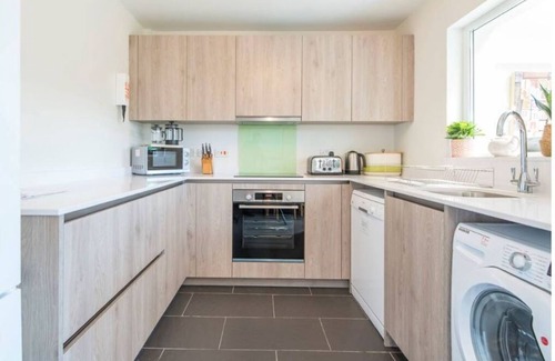 Little Haven House | Well-equipped cottage, metres from Blue Flag beach