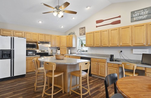 Westminster House | Well equipped Lakefront 4BR w/dock - serene - Check out our reviews!
