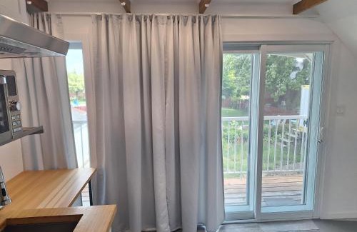 Saint-Hubert Apartment | Well Equipped Studio FOR NON-SMOKING GUESTS ONLY CITQ ЗO9467