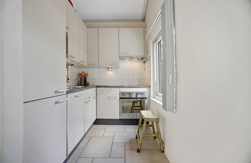 Scharendijke House | Well-kept bungalow with large fenced garden in a quiet park