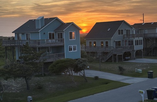 South Nags Head House | Well kept, comfortable, Ocean View, Steps to Beach, Sunrise & Sunset Views