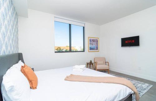 East Little Havana Apartment | Well Located 1BR with King Bed, Laundry and Parking Option Near Brickell and Marlins Park