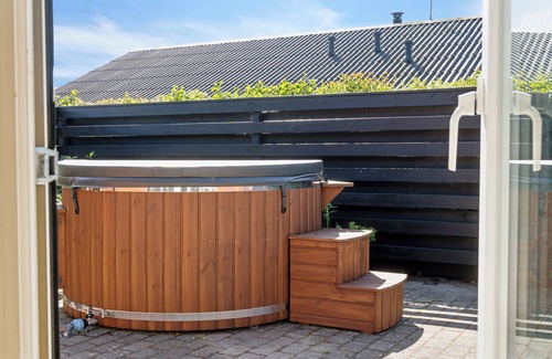 Fur House | Well-located and newly renovated holiday home