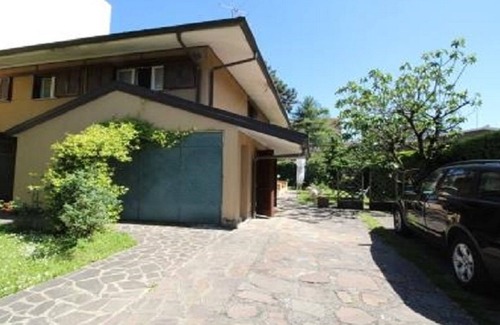 Arcore Apartment | Well located house to visit North of Italy, Brianza, Como and Lecco lakes, Monza