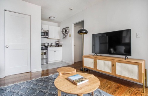 South Boston Apartment | Well-located South Boston 1BR on East Broadway, by Blueground