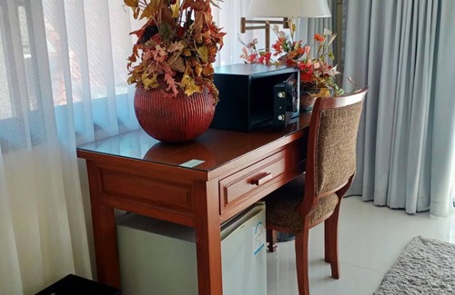 Krabi House | Well-located townhouse for rent in Ao Nang. Great for larger groups!